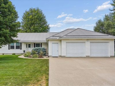 385 Hickory Ln