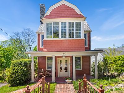 17 Upland Avenue