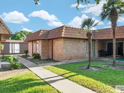 1400 Palm Valley Dr W APT 18