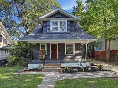 910 Nuttman Ave