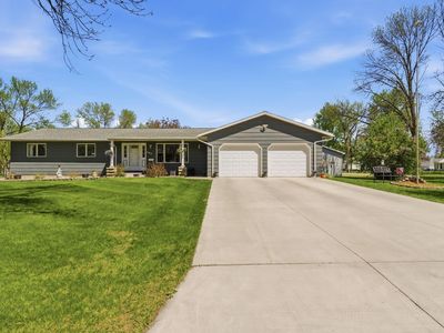 608 Ash Ave E