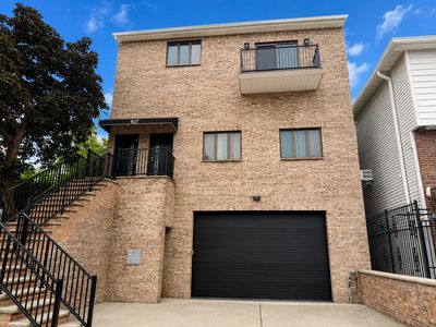 927 Pavonia Ave