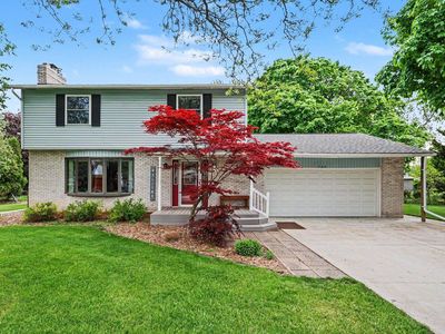 702 Handy Dr
