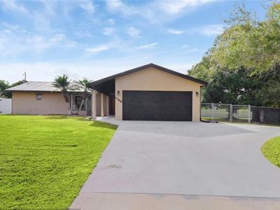 1798 SW Del Rio Boulevard