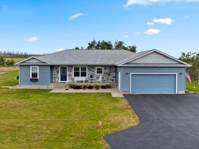 1125 Hlywa Dr