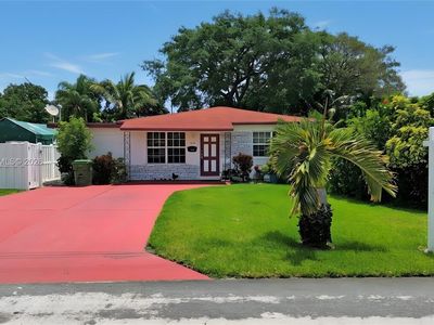 Property at 125 SW 3rd Ave, Hallandale Beach, FL