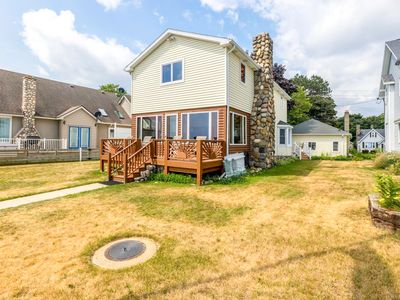7769 Lakeview Dr
