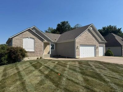 121 Cherokee Ln