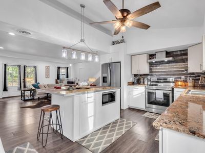 208 Dogwood Cir