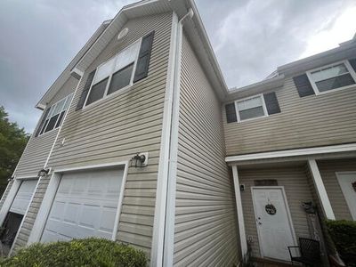 123 Farrah Ave