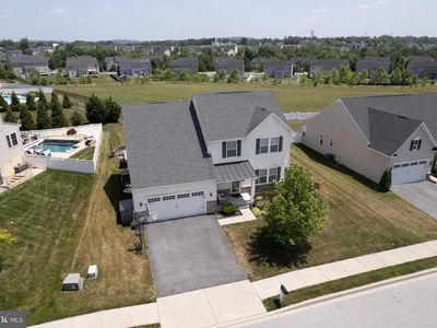 810 Amherst Ln