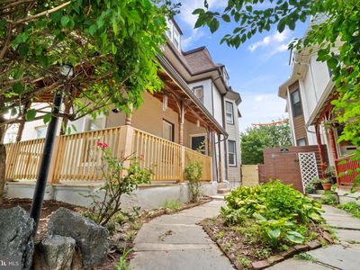 302 W Earlham Ter