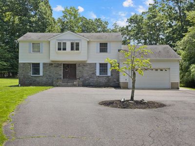 Property at 114 Robbinsville Edinburg Rd, Robbinsville, NJ