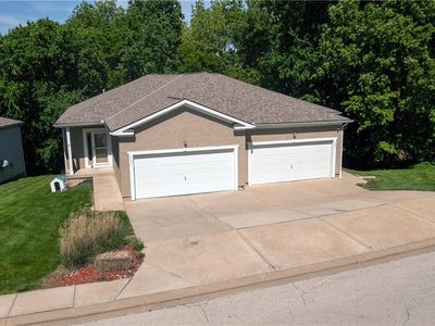 3303 N 103rd Ter