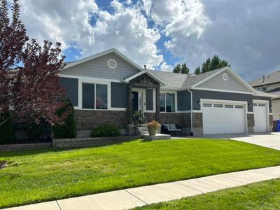 1198 E Raven Way