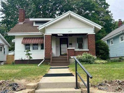 242 SW 1st St