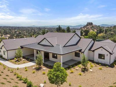 575 Twin Country Ln
