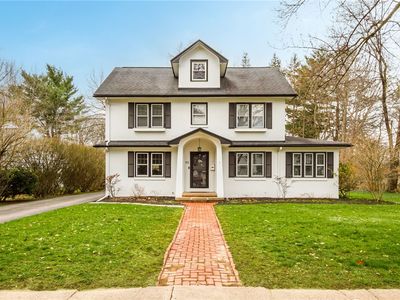 113 Stoneleigh Ct