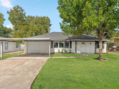 719 E 40th 1/2 St