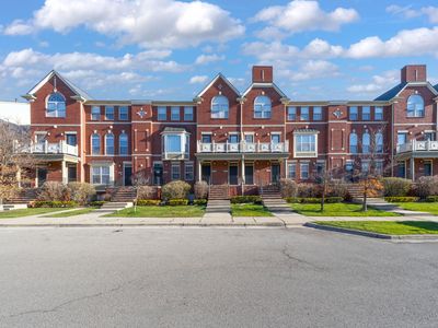 3211 Camden Dr