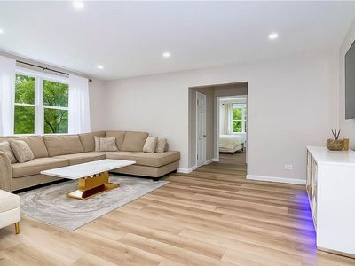 2531 E 7th St APT 1J