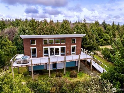 174 Sea Wind Lane SW