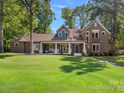 19610 Weavers Cir