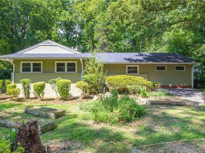 909 Forest Hill Dr