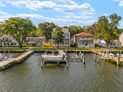 952 Chester River Dr