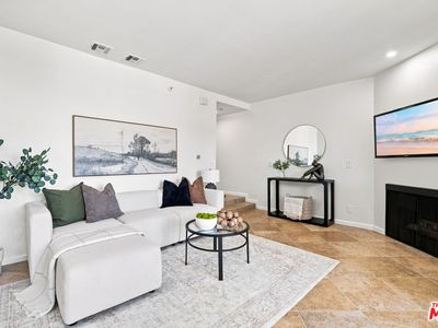 7320 Hawthorn Ave APT 425