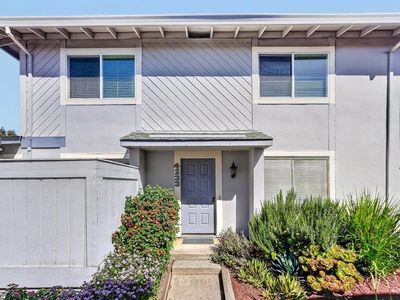 4233 Topsail Ct