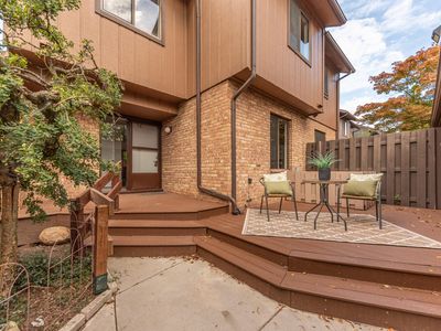 2601 Meade Ct