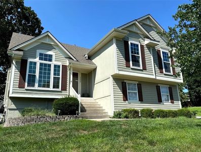125 NW Whitlock Dr
