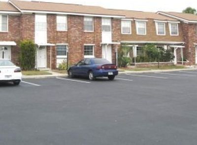 864 Courtington Ln #1