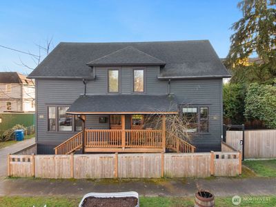 2011 E James Street