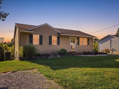 8 Lakeview Dr