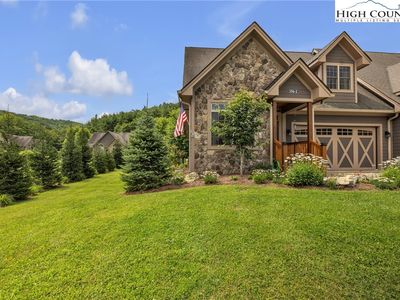 196 Whispering Streams Drive UNIT 2