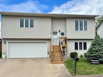 102 Village Dr