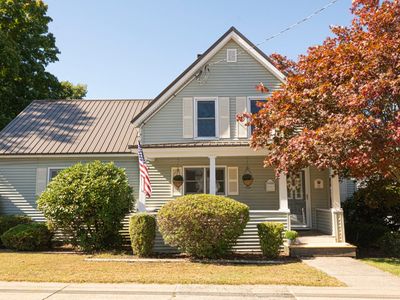 24 Lake St