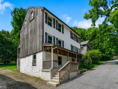 62 Irish Ln