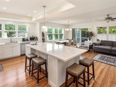 2463 Kekuanoni St