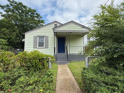 136 Mapleshade Ave
