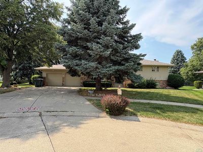 105 Burning Tree Cir
