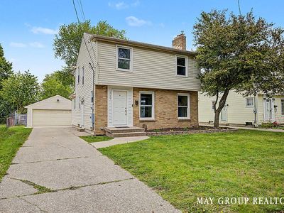 347 Spruce St SE