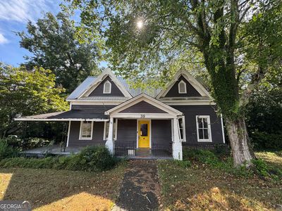 39 W Main St