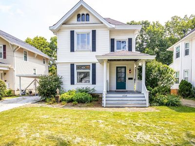 3734 Woodland Ave