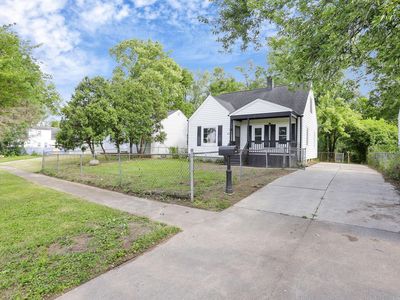 2223 Delavan Dr
