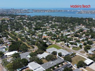 1826 Country Club Rd N