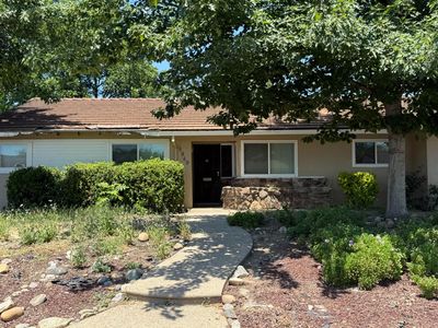 8949 Plaza Park Dr