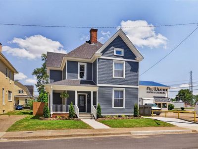 1329 Saint Ann St
